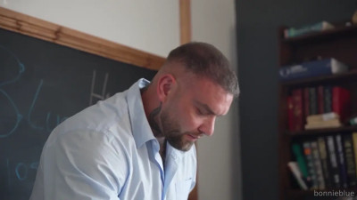 Bonnie Blue, IrishLina And PenelopePeaches In A Classroom Fuck Session