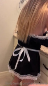 Maid Kennasweets Gets Pounded While Cleaning