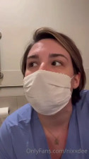 NixxDee Masturbates After Showing Her Curves