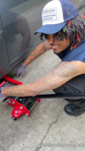 Makenapierxoxo Takes And Sucks The Mechanic's Cock