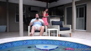 Ana Khalifa Gets Screwed By Her Stepbro