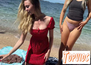 Rosalinda & Samanta Rouge - Samanta And Rosalinda Little Bit Naked Beach Bit of Masturbation Outdoors While On Vacation