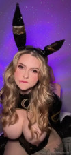 Reneesrealm Masturbates With Her Dildo