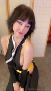 Kenalialuv Shows Off Pink Pussy