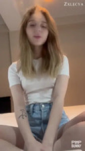 Stunning Zxlecya Enjoys Sensual Solo Masturbation