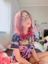 Amizinha_X Fills Her Pussy With A Dildo