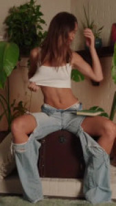 RachelCook Flaunts Her Curves