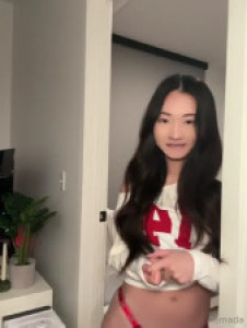 Yemada Enjoys Masturbating With Her Dildo