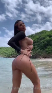 Maria Alejandra Quintero Fills Her Asshole With A Dildo At The Beach