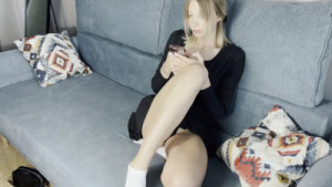 Mia Stars Fucks Her Boyfriend After Fingering Herself