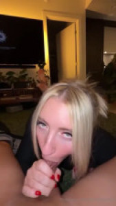 BlondeAdobo Rides A Fan's Cock In Reverse Cowgirl Position