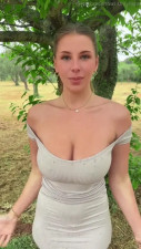 NatureGirlNat's Risky Sex Tape In The Park