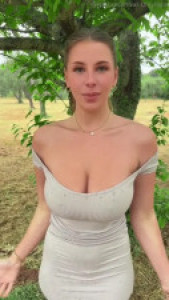 NatureGirlNat's Risky Sex Tape In The Park