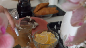 Lola Bredly Gets A Creampie During Breakfast