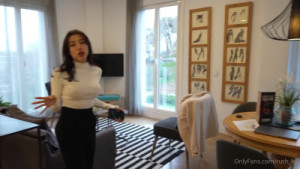 Ruth Lee Flirts With Her Customer & Sucks His Dick