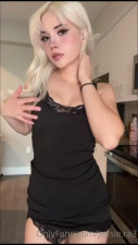 Jessiexraee Shows Off Her Sexy Body
