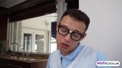 Trixi Brooks Gets Banged By Her Nerdy Stepson