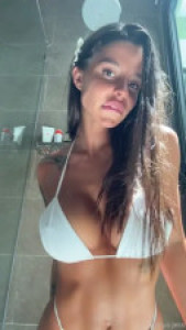 Sonya Jess Enjoys Her Glass Dildo In The Shower