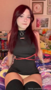 LittleDaisyBbyy Masturbates With Her Creamy Dildo