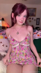 LittleDaisyBbyy Moans While Fucking Her Dildo