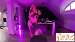 Emspiration - Gorgeous 18yo Model Emspiration Shows Us All Of Her Best Dance Moves In The Nude