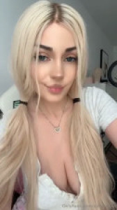 Mellooow Pleasures Herself With Her Fingers And Dildo