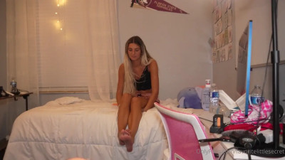 Ambie Bambi Gives Roommate An Oral Pleasure