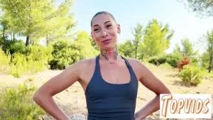 Helena - Helena, hiking gives her unspeakable ideas   