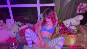 Schizobimb0 Plugs Her Ass And Masturbates With Her Dildos