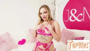 Anna Claire Clouds - Anna, 28 years old, a rough diamond hungry for sex!