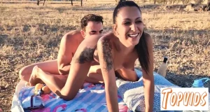 Diosa Xaxa - MILF morena follada al aire libre
