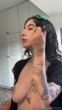 GabiSaleh Shows Off Her Seductive Makeup Look