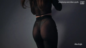 Cute Babe Herself Doesn't Believe The First Biggest Extreme Squirt? — She Tried