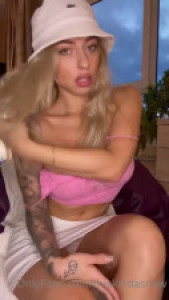 Thiskindasnow Slams Her Pussy With Her Favorite Dildo