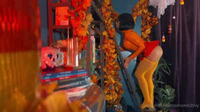 Spooky Anal Dildo Ride With Madison Ivy In Her Velma Cosplay