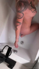 Milla Snake Gets Off With The Water Faucet