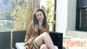 Alice - 28, unreserved seductress   