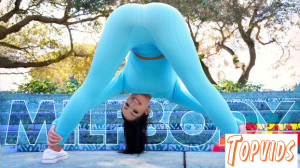 Alexa Payne - Stretching Her Deep