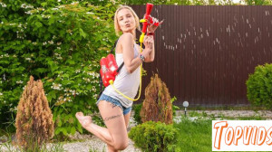 Tea Mint - Squirt gun and pussy fun