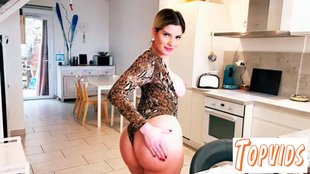 Rose Daniel - Rose reveals her intimacy   