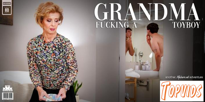 Romana - Toyboy Lenny fucking 73 year old granny Romana in his bed and coming all over her ass