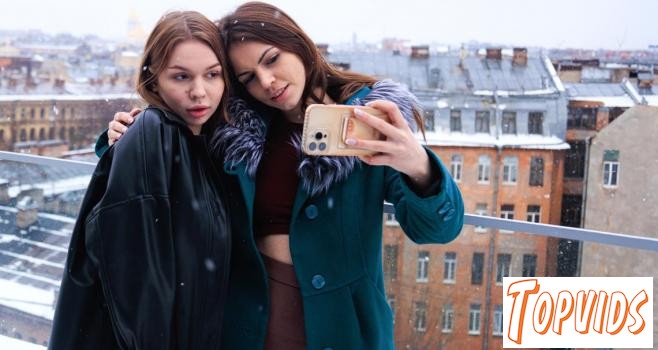 Sirena Milano & Lana Rose - Sirena and Lana from selfie to pussy