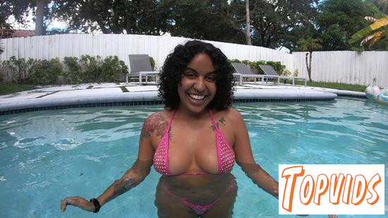 Alix Avery - Fun In The Sun