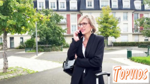 Didine - Didine seduces her driver   