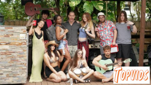 Rhae Woods & Lucy Foxx - A Hostel Takeover