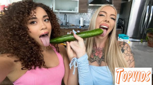 Willow Ryder & Cassidy Luxe - Baking With Babes