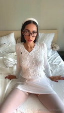 Izzy Green Rubbing Her Pussy On The Bed