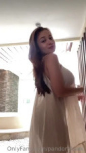Pandora Kaaki Teases With Her Perfect Curves