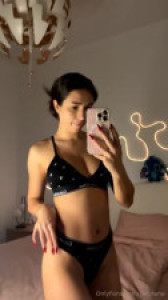 Girlylana Masturbates Until She Squirts