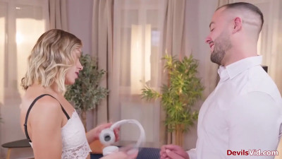 Angelika Grays Receives An Anal Pounding